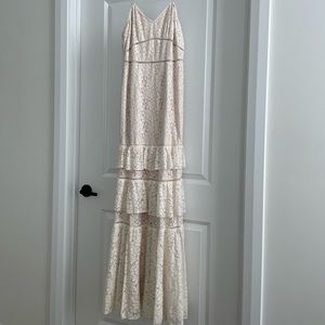 Long Lace Vneck W Tiered Skirt Wedding Dress